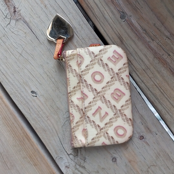 ❌️🚫 SOLD! Dooney & Bourke Vintage Coated Cotton Crossword Bucket Bag & Wallet - Picture 15 of 16